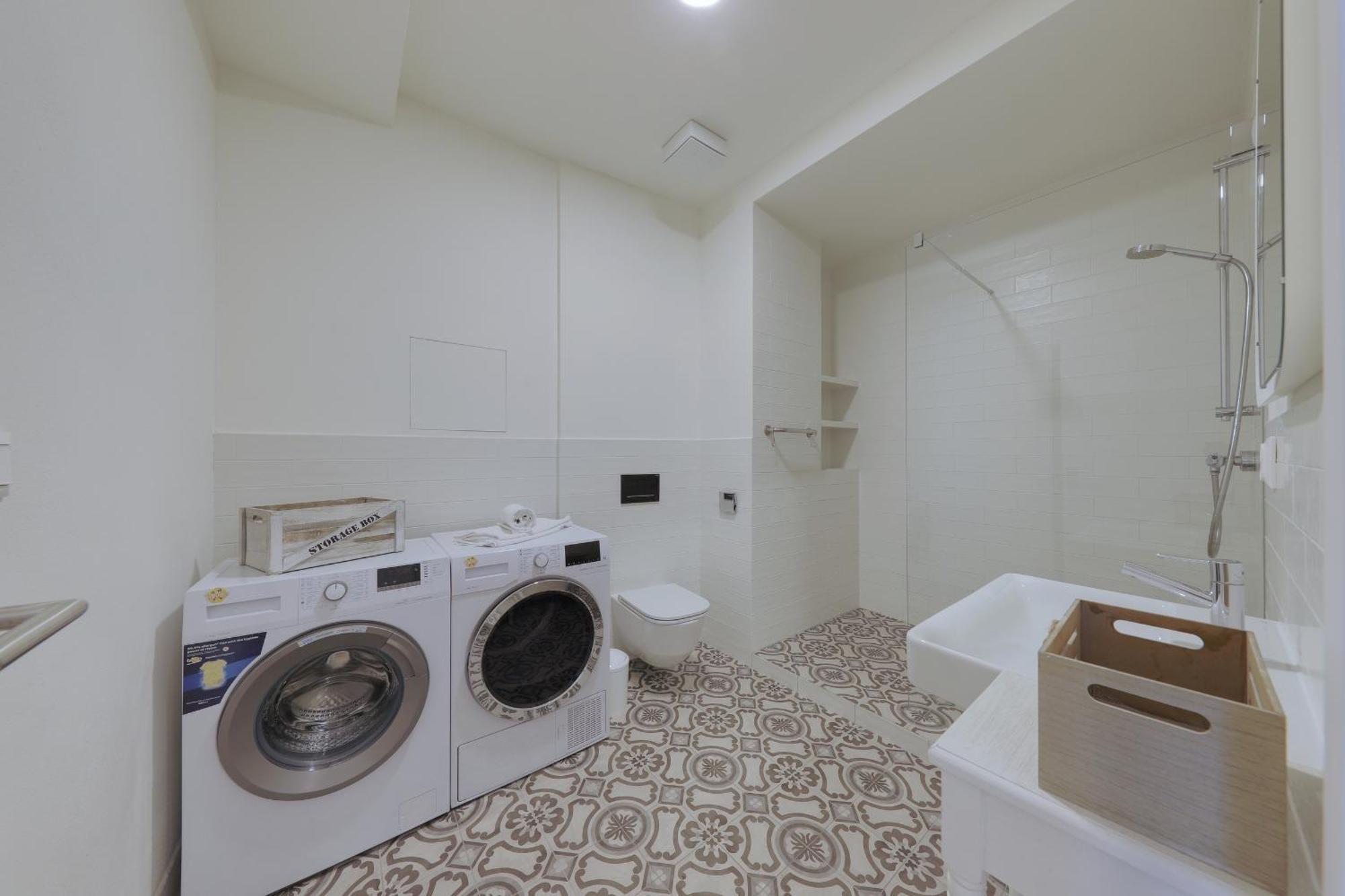 Shone Apartment Old Town 2 Bedroom Bratislava Exterior foto