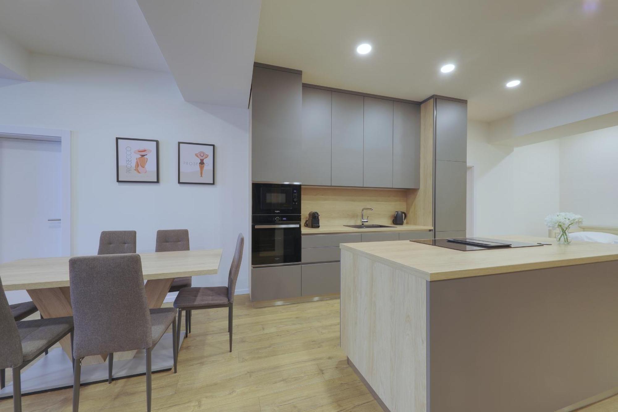 Shone Apartment Old Town 2 Bedroom Bratislava Exterior foto