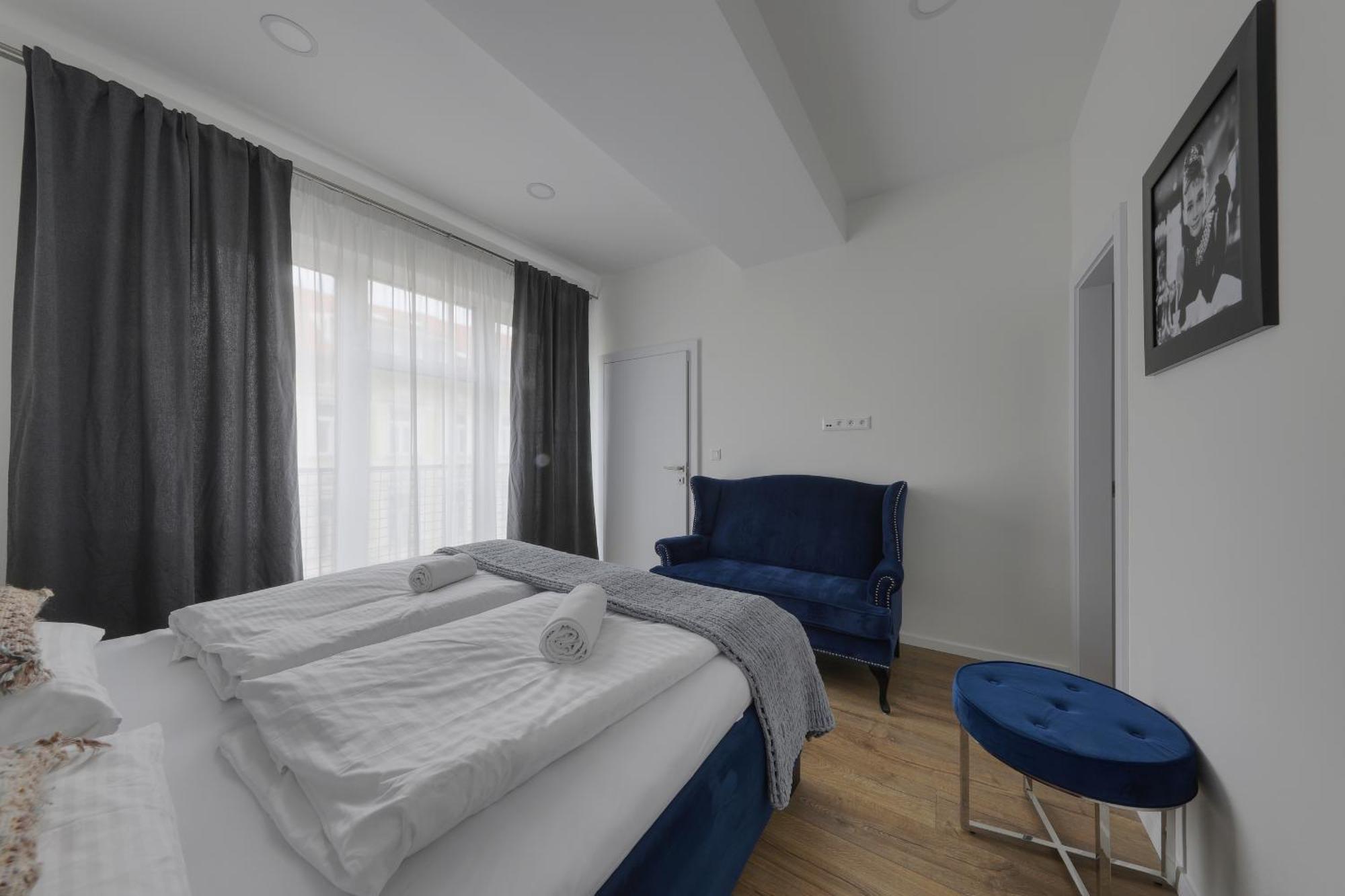 Shone Apartment Old Town 2 Bedroom Bratislava Exterior foto