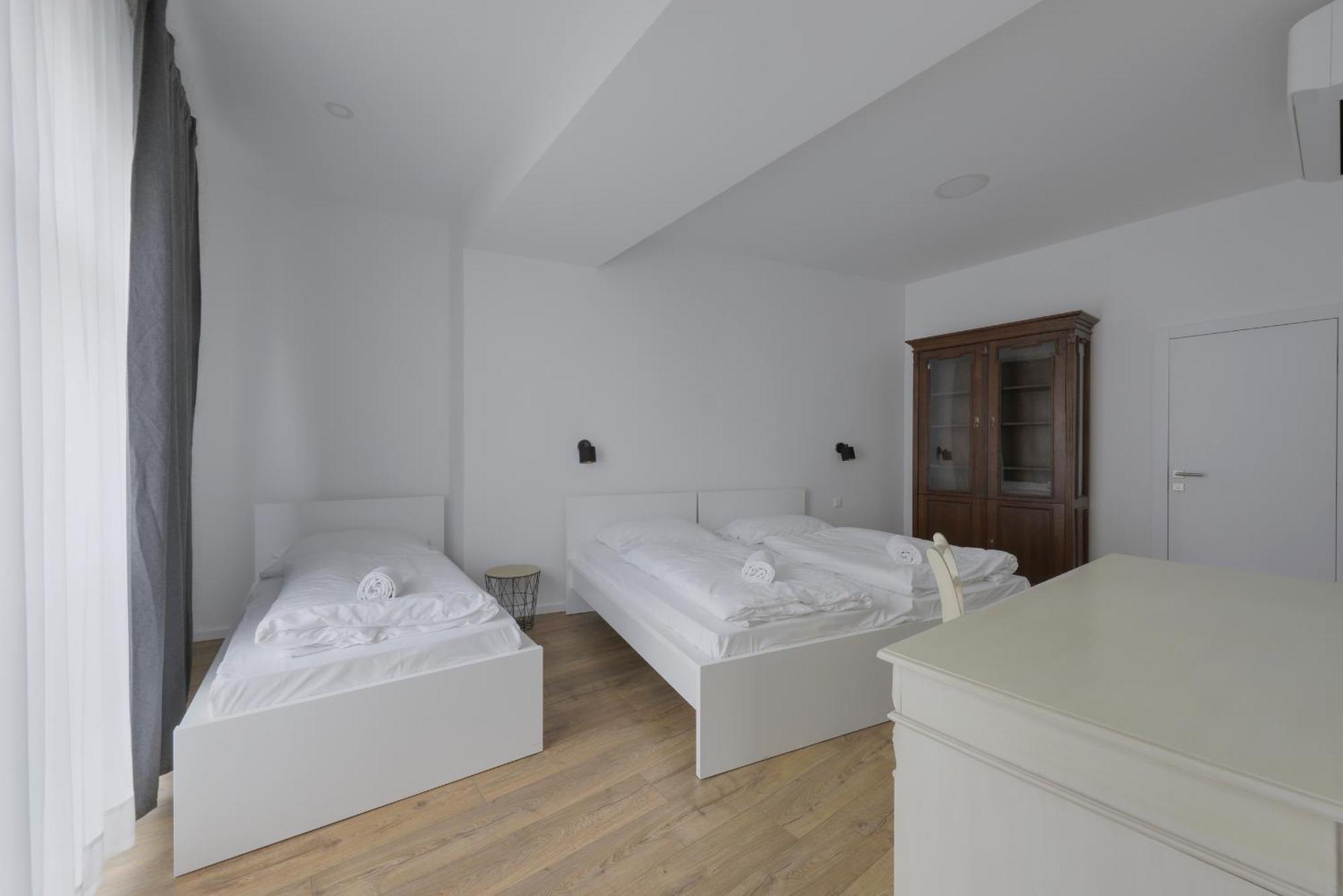 Shone Apartment Old Town 2 Bedroom Bratislava Exterior foto
